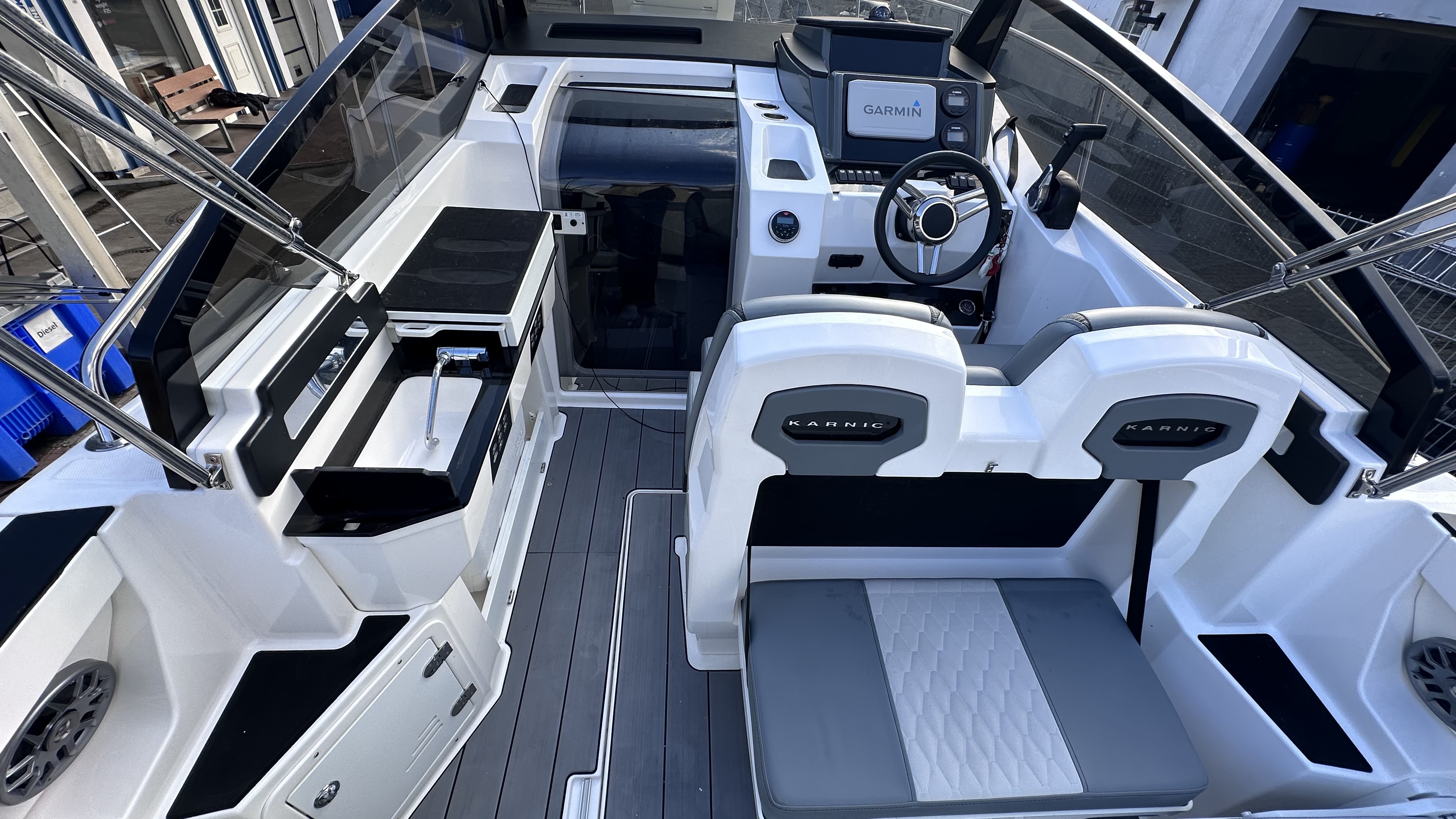 Galerie Übersicht: Karnic CS700 S Cabin Cruiser - Bild 13
