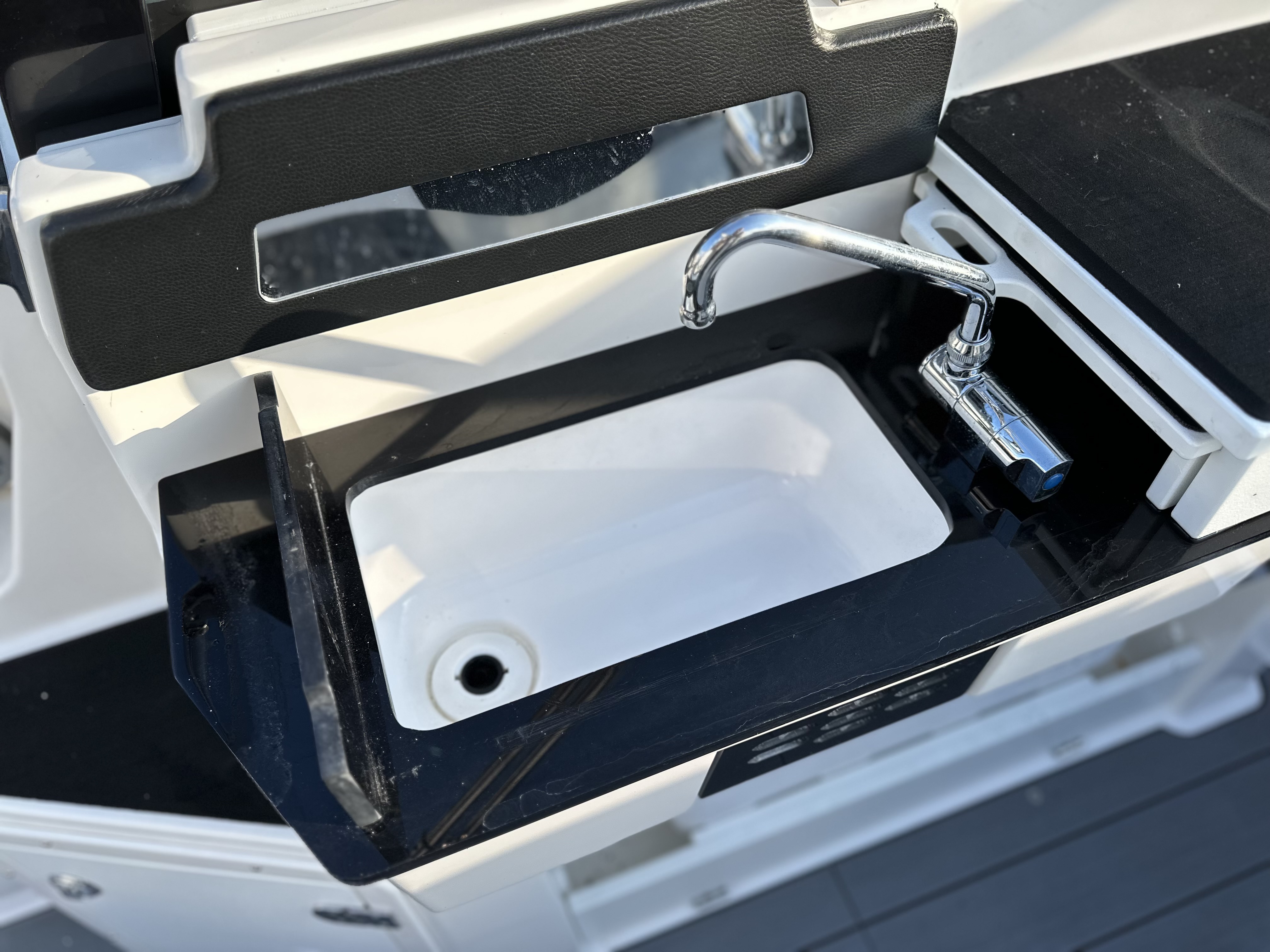 Galerie Übersicht: Karnic CS700 S Cabin Cruiser - Bild 15