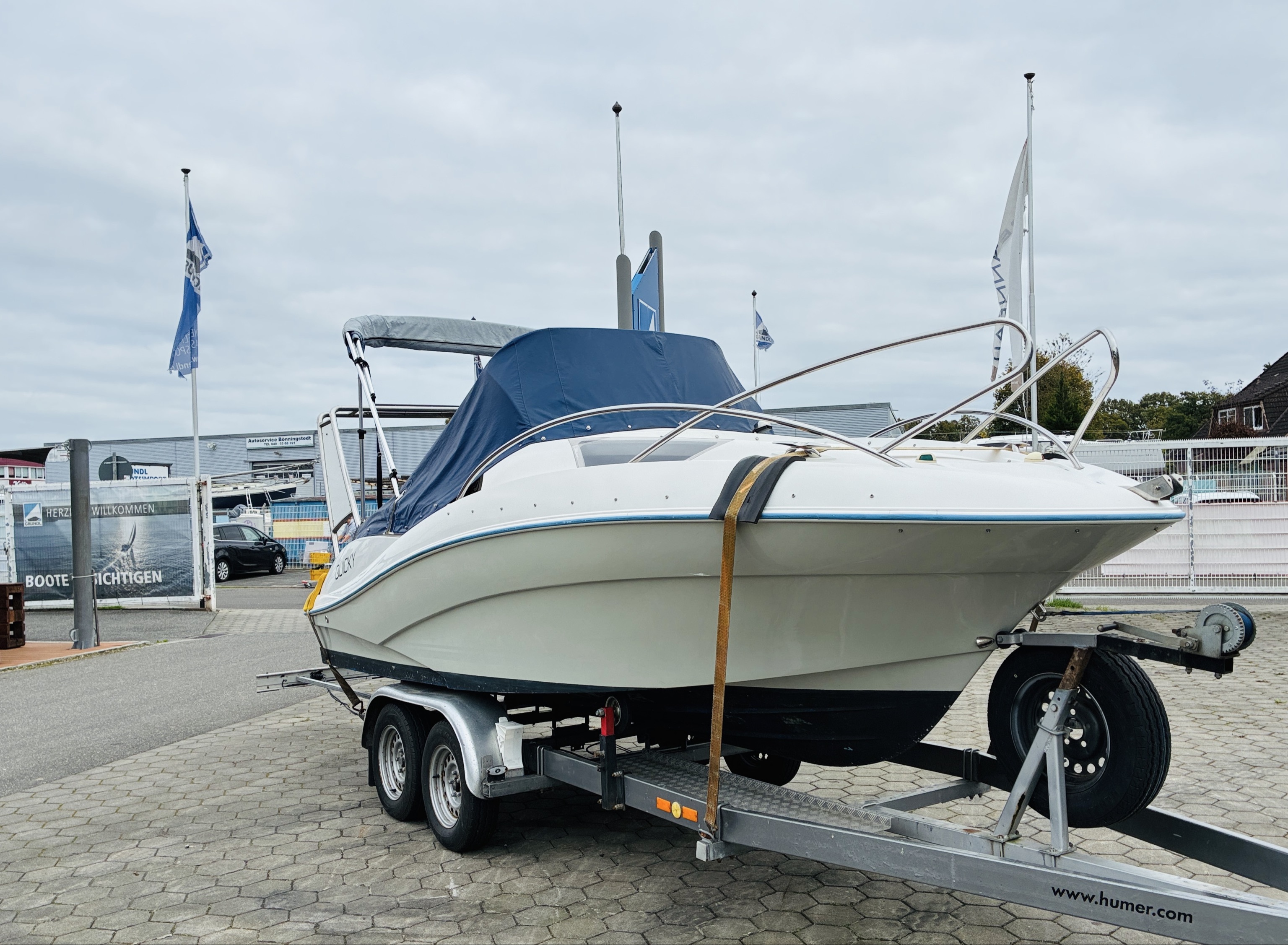Quicksilver (Brunswick Marine) 555 WA Commander