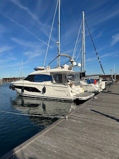 Prestige Yachts Prestige 420