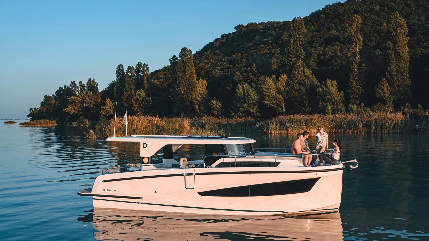 Galerie Übersicht: Delphia Yachts 10 Top Lounge - Bild 2