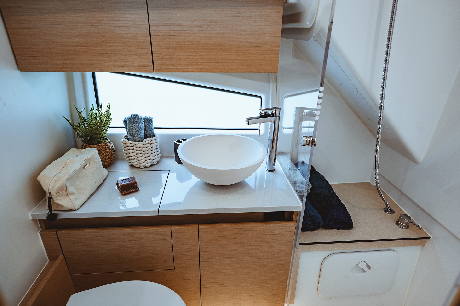 Galerie Übersicht: Delphia Yachts 10 Top Lounge - Bild 9