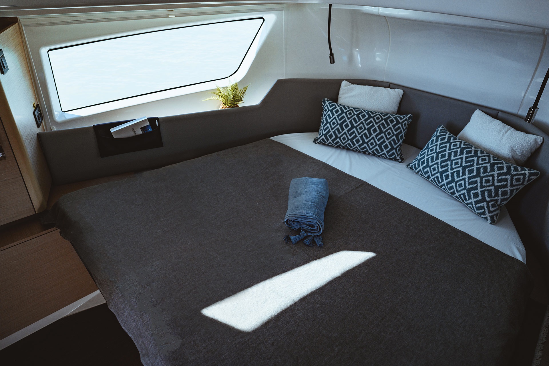 Galerie Übersicht: Delphia Yachts 10 Top Lounge - Bild 12