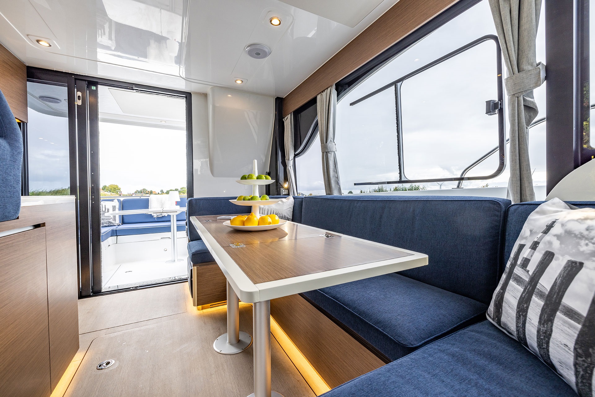 Galerie Übersicht: Delphia Yachts 11 FlyLounge Elektro - Bild 5