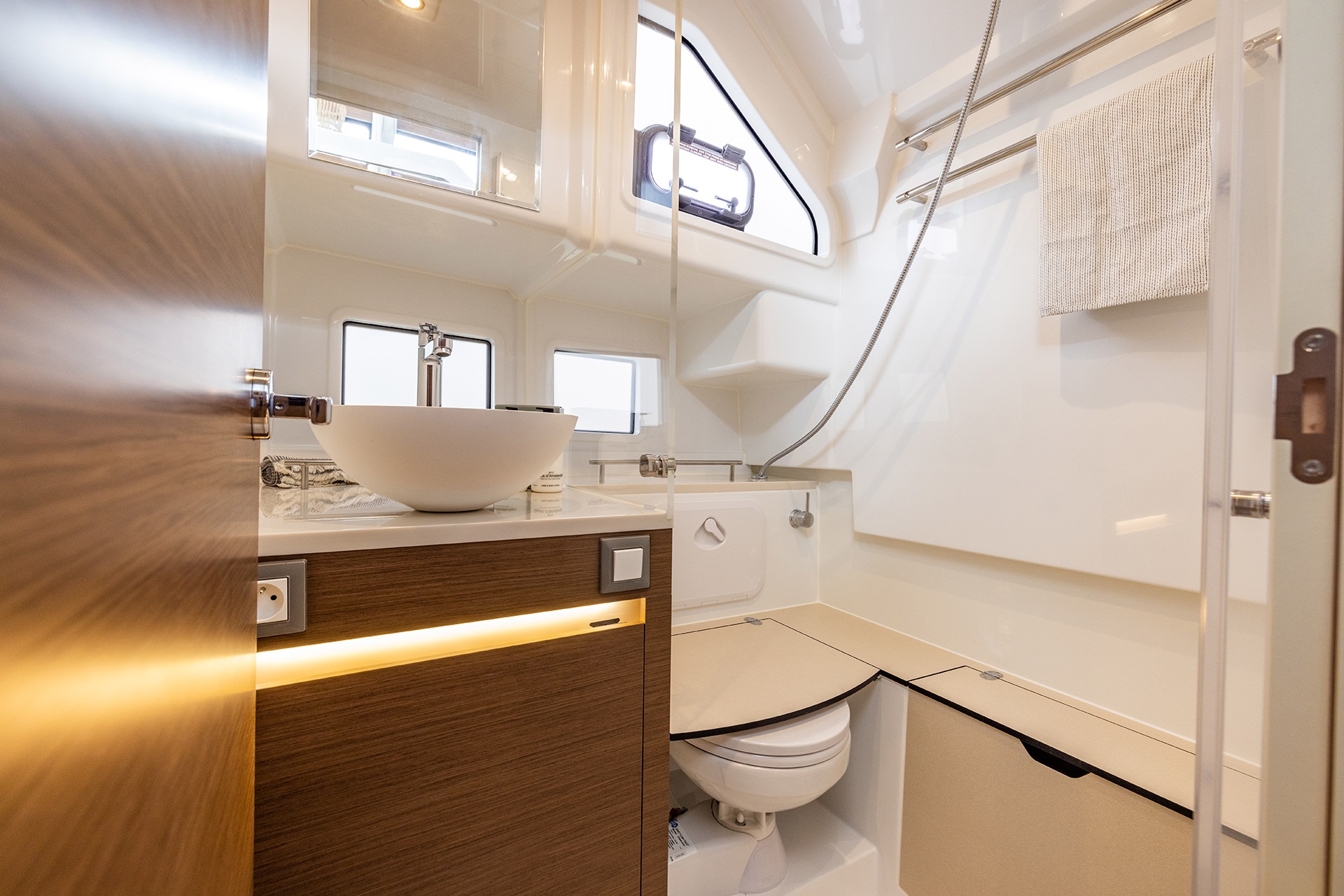 Galerie Übersicht: Delphia Yachts 11 FlyLounge Elektro - Bild 9
