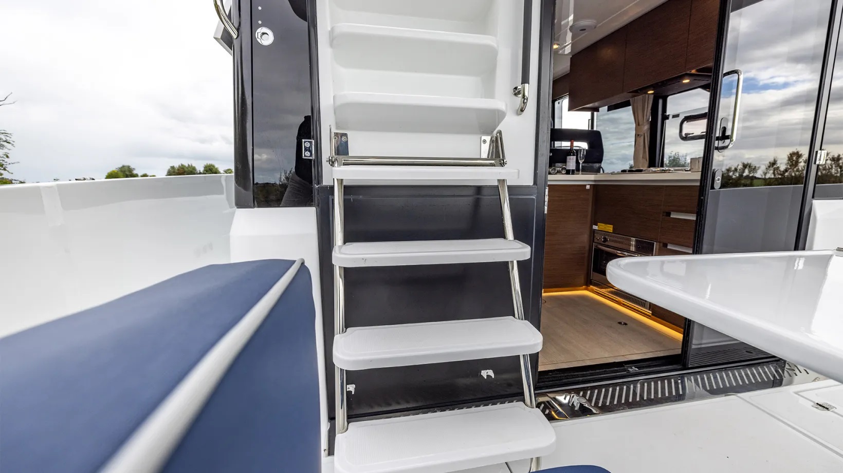 Galerie Übersicht: Delphia Yachts 11 FlyLounge Elektro - Bild 11
