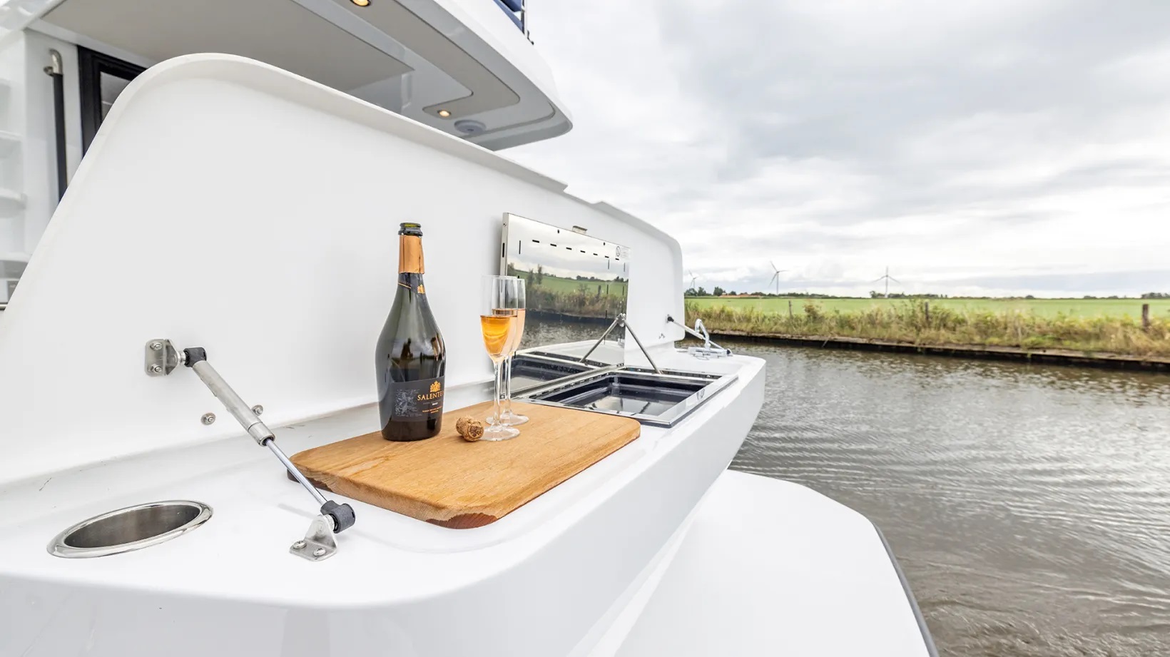 Galerie Übersicht: Delphia Yachts 11 FlyLounge Elektro - Bild 12