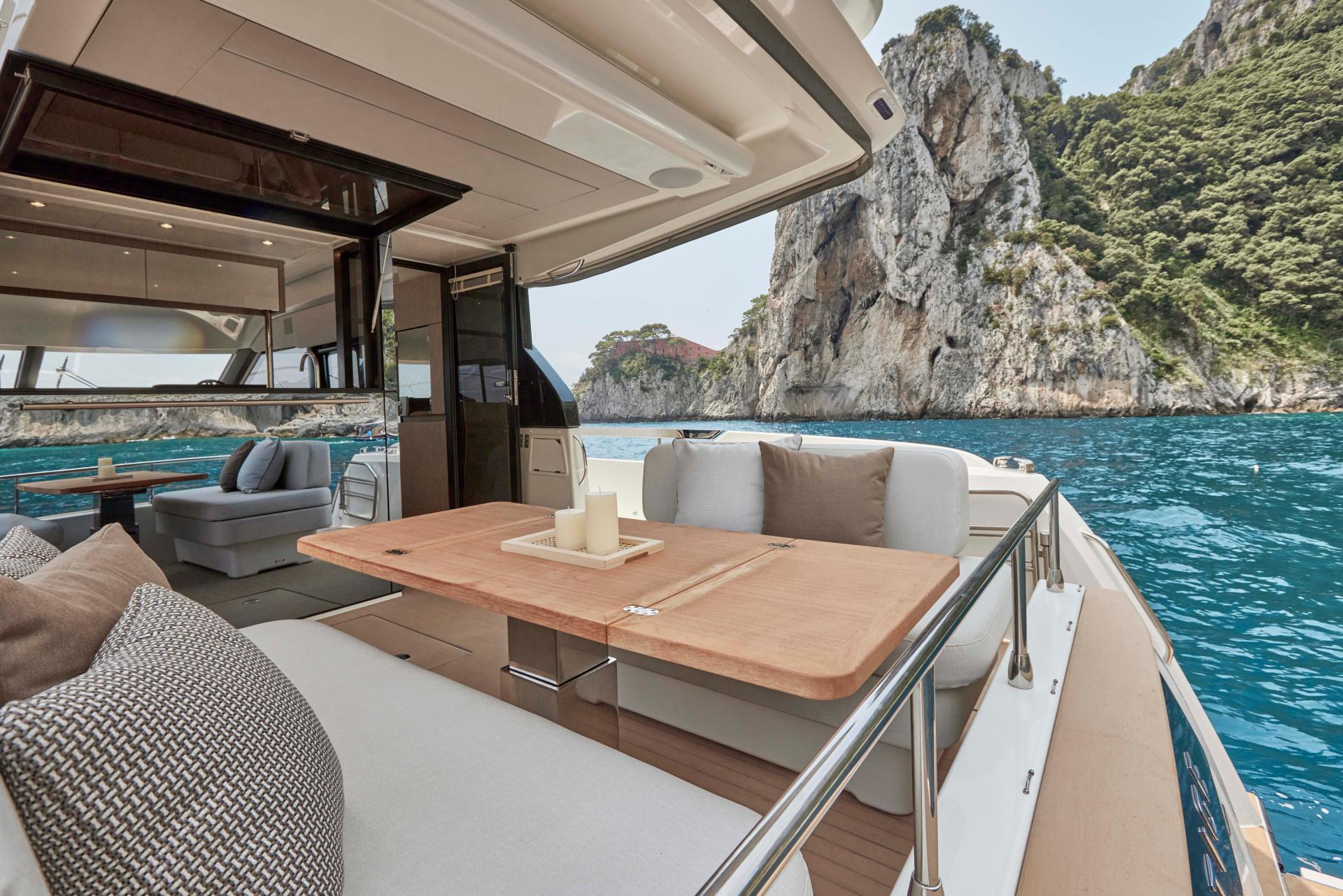 Galerie Übersicht: Prestige Yachts F4.9 - Bild 11