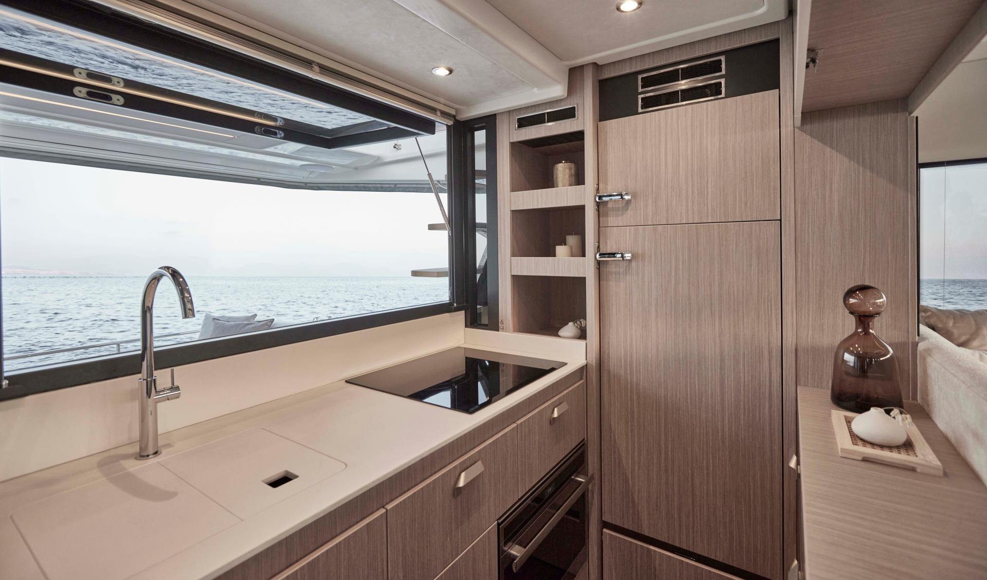 Galerie Übersicht: Prestige Yachts F4.9 - Bild 14