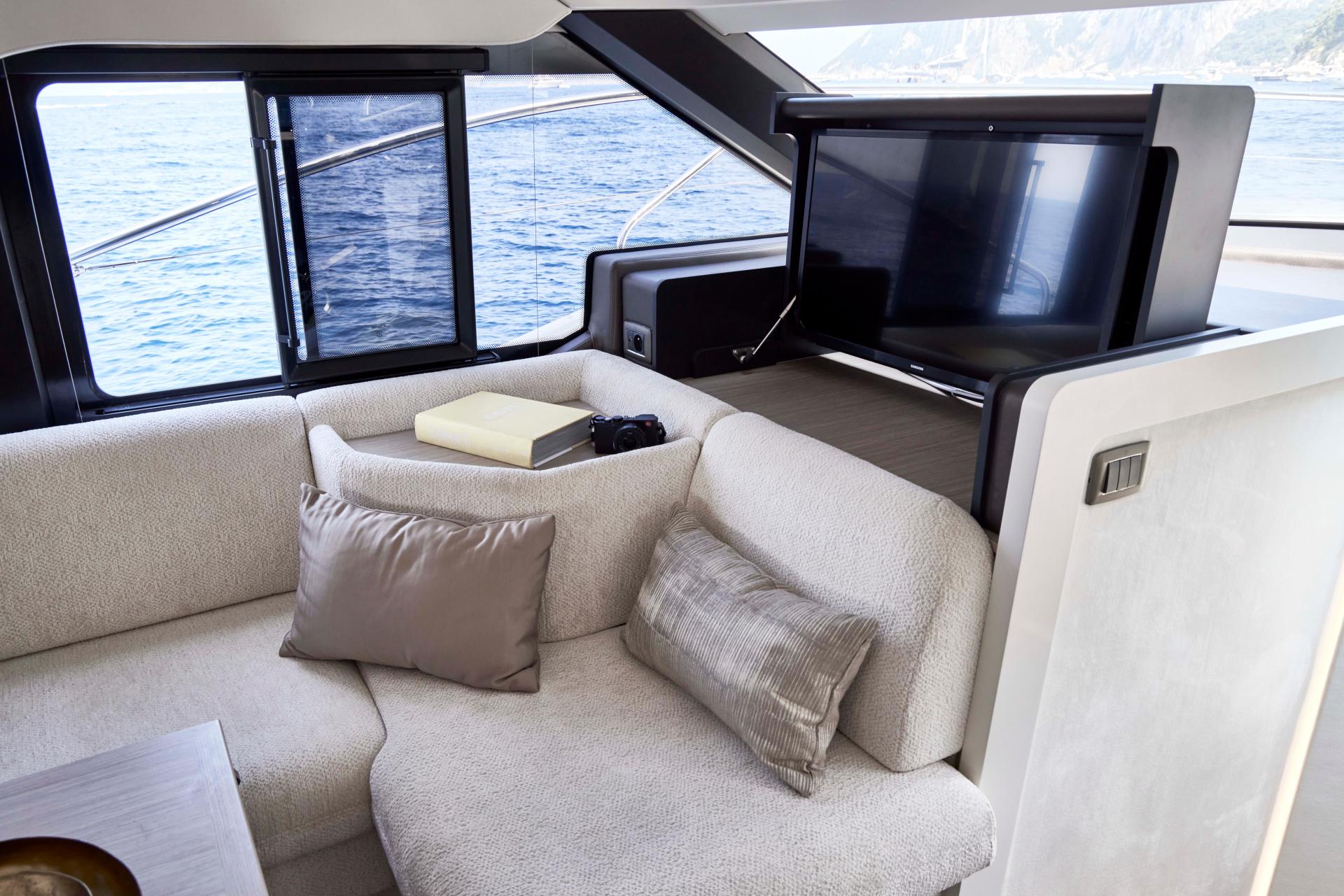 Galerie Übersicht: Prestige Yachts F4.9 - Bild 17