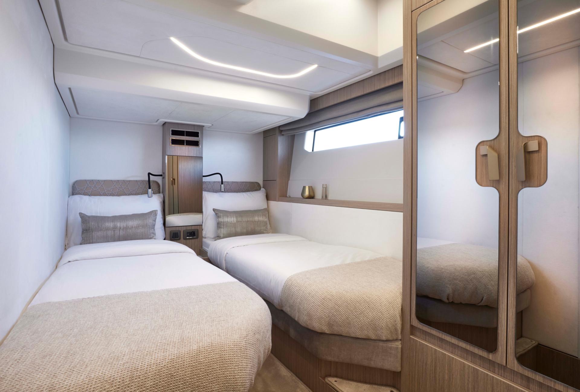 Galerie Übersicht: Prestige Yachts F4.9 - Bild 23