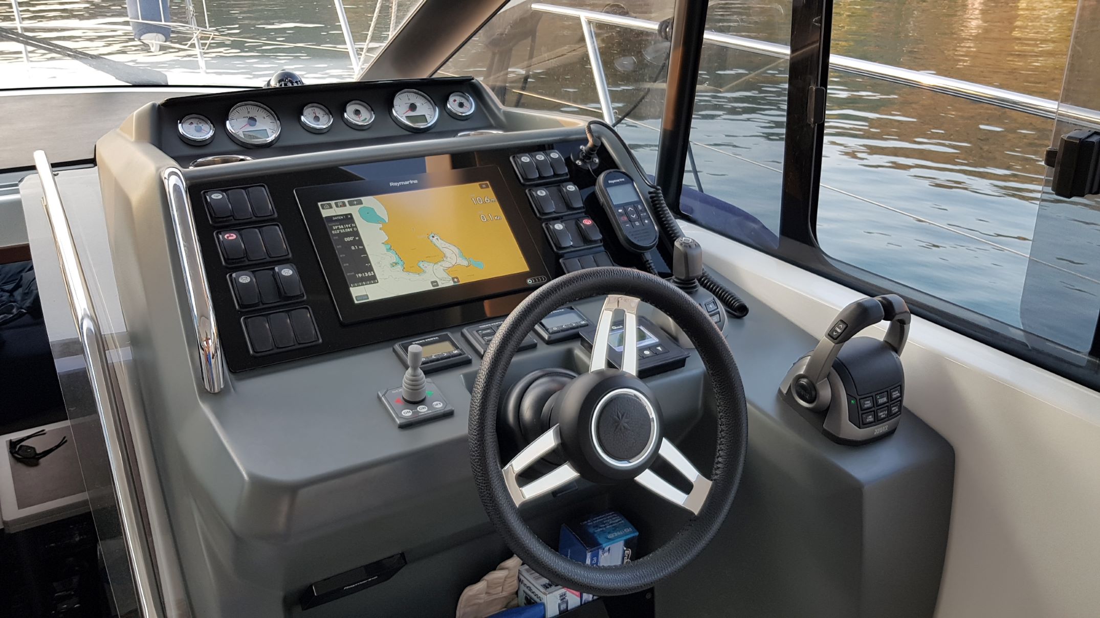 Galerie Übersicht: Jeanneau Leader 36 Sporttop - Bild 8