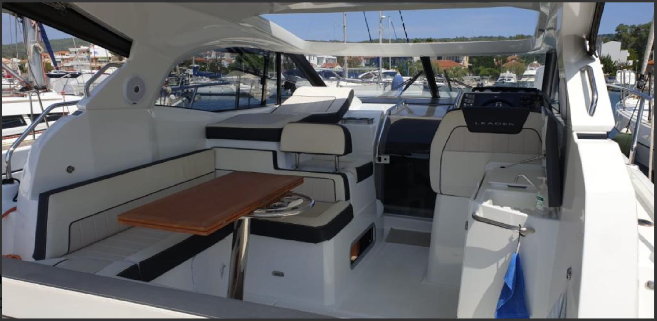Galerie Übersicht: Jeanneau Leader 36 Sporttop - Bild 9
