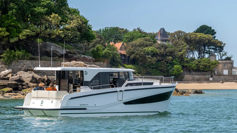 DELPHIA 10 SEDAN EXTERIOR 03