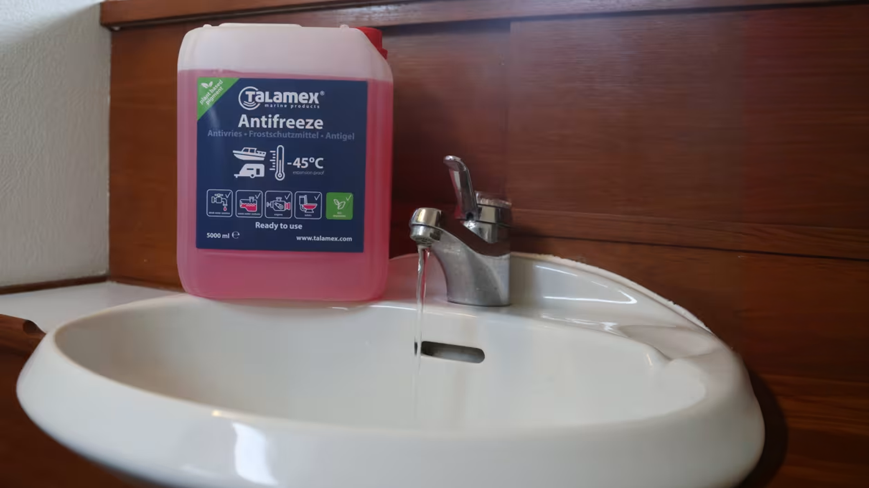 Das richtige Frostschutzmittel für Motor, Leitungen und Bord-WC