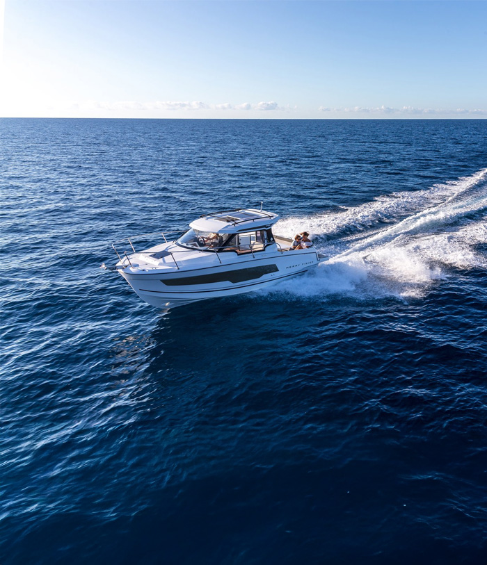 JEANNEAU MOTORBOOTE MERRY FISHER IMAGE EXTERIOR LIFESTYLE BILD 011