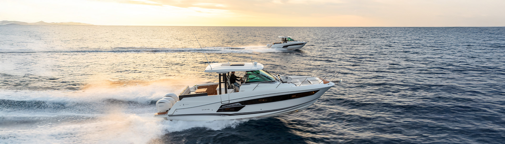 JEANNEAU MOTORBOOTE CAP CAMARAT IMAGE EXTERIOR LIFESTYLE BILD 013 00