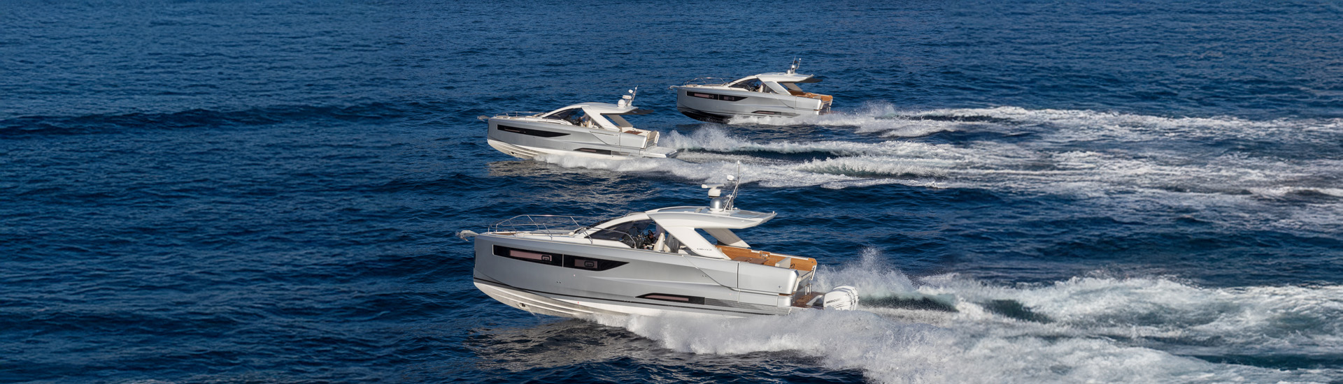 JEANNEAU MOTORBOOTE DB RANGE IMAGE EXTERIOR LIFESTYLE BILD 014