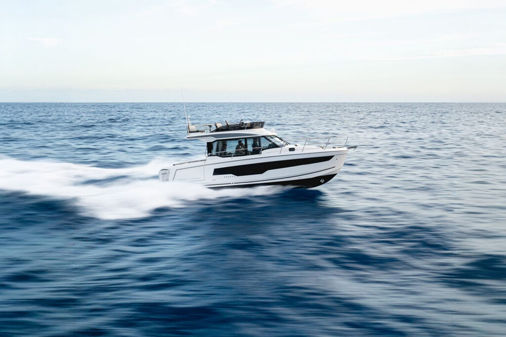 Merry Fisher 1095 Fly Serie2 – Finalist der Motor Boat Awards bild 07