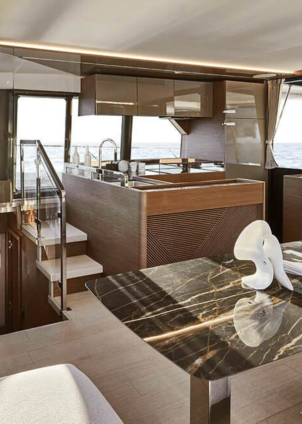 prestige yachten DAS LEBEN GENIEẞEN bild 002