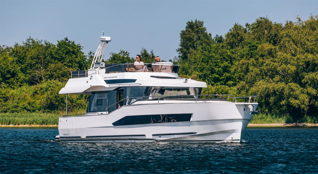 Delphia 12 Baureihe Yachten Delphia bild Delphia 12 Flylounge 02
