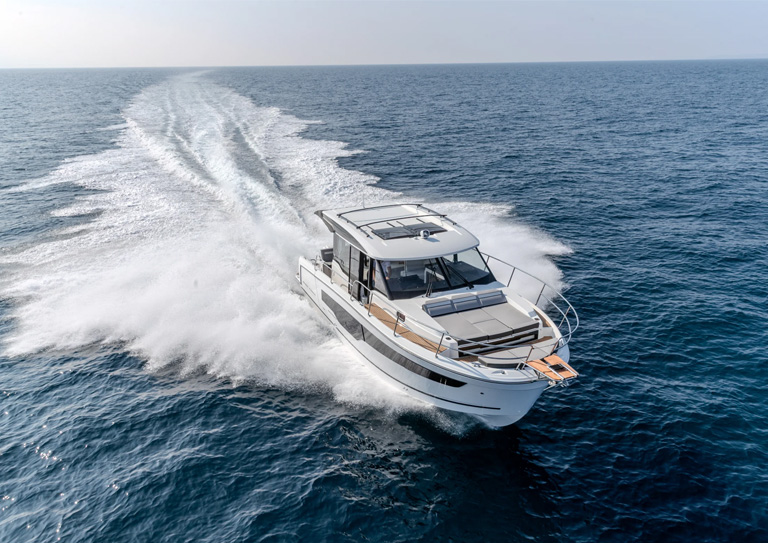 Jeanneau Motorboote boat dealer germany gruendl bootsimport