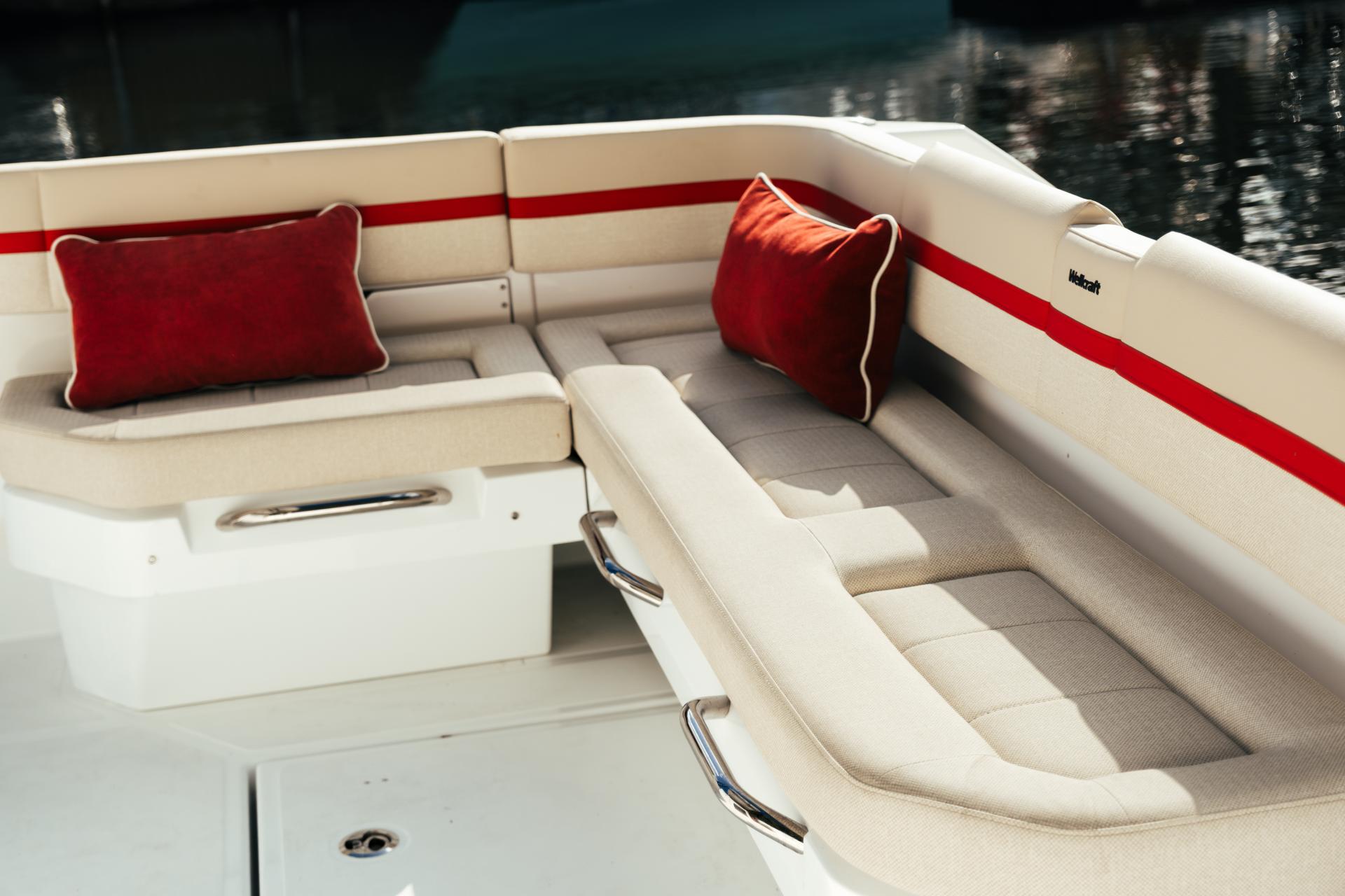 WELLCRAFT 28 T TOP IMAGE INTERIOR (1)